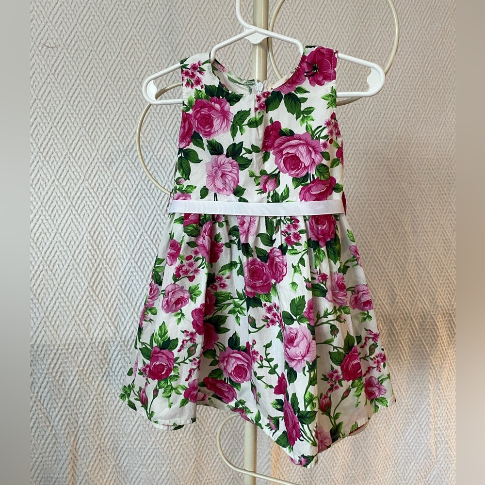 PrincesasA Girls Sleeveless Dress Roses